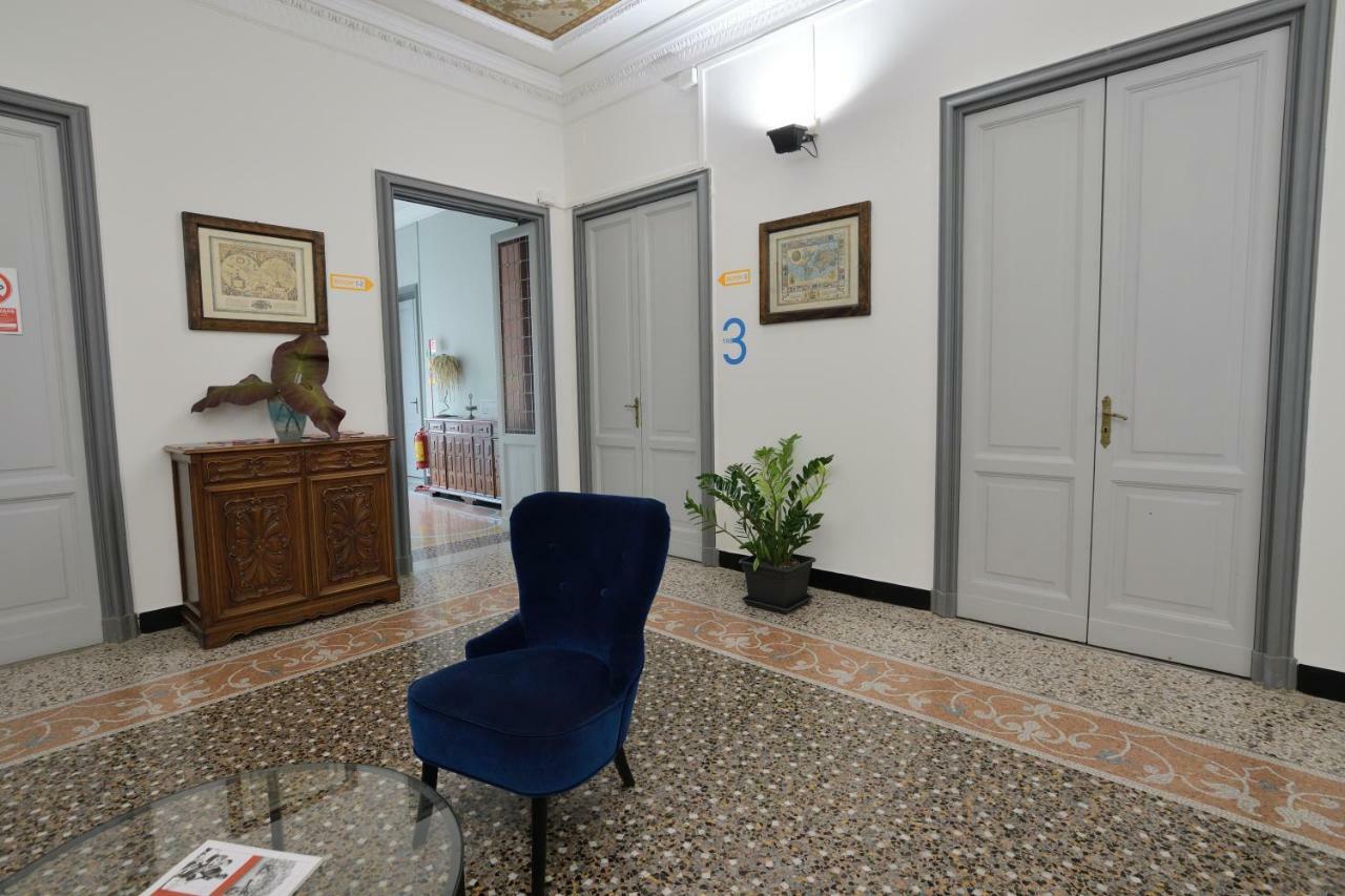 Check-Inn Rooms Genova Centro Luaran gambar